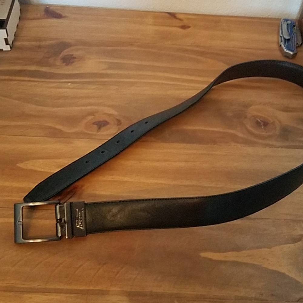 Reversible belt